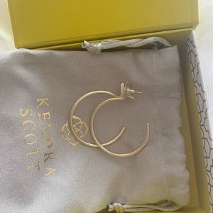 Kendra Scott pepper hoop earrings in gold